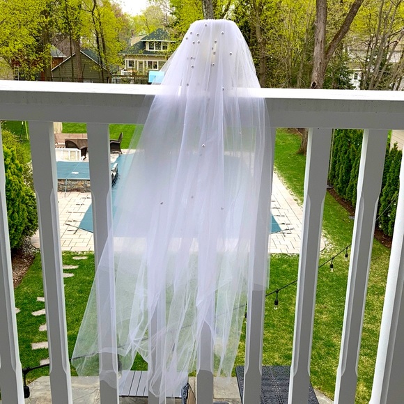 32" Double tiered veil with pearl - Picture 1 of 11